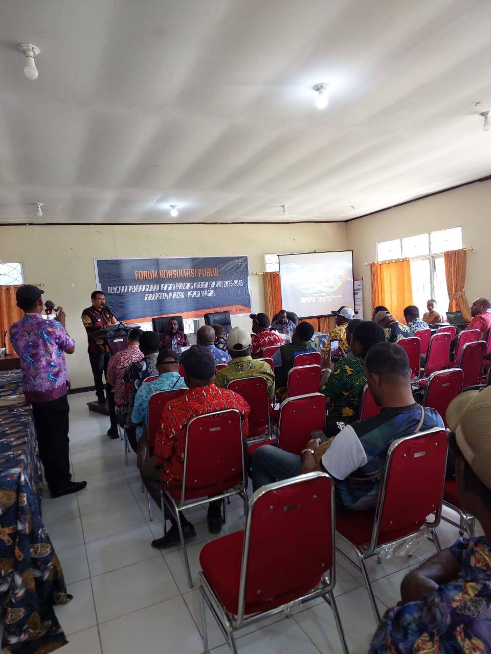 BAPPEDA PUNCAK GELAR FORUM KONSULTASI PUBLIK RENCANA PEMBANGUNAN JANGKA PANJANG DAERAH (RPJPD) 2025-2045